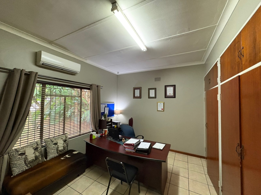 6 Bedroom Property for Sale in Bodorp North West